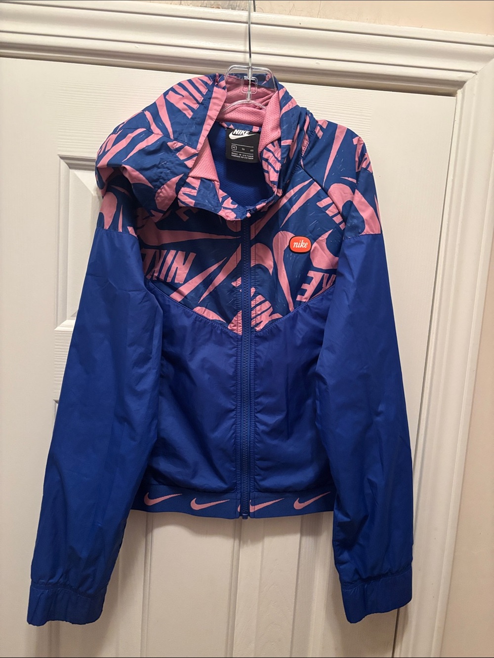 Nike girls hooded windbreaker jacket